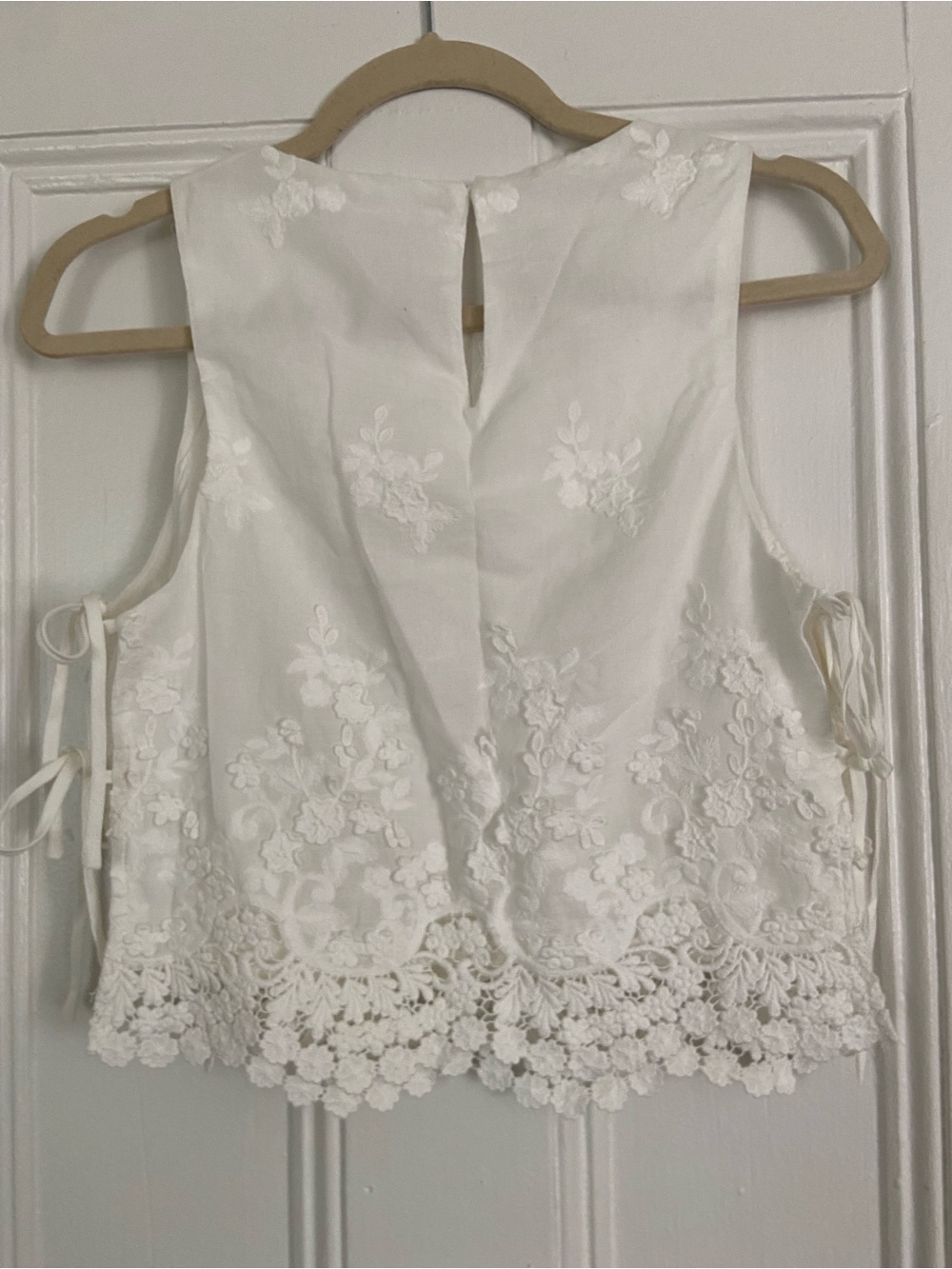 All in Favor Cream Floral Embroidered Lace Crop Top - Picture 2 of 3